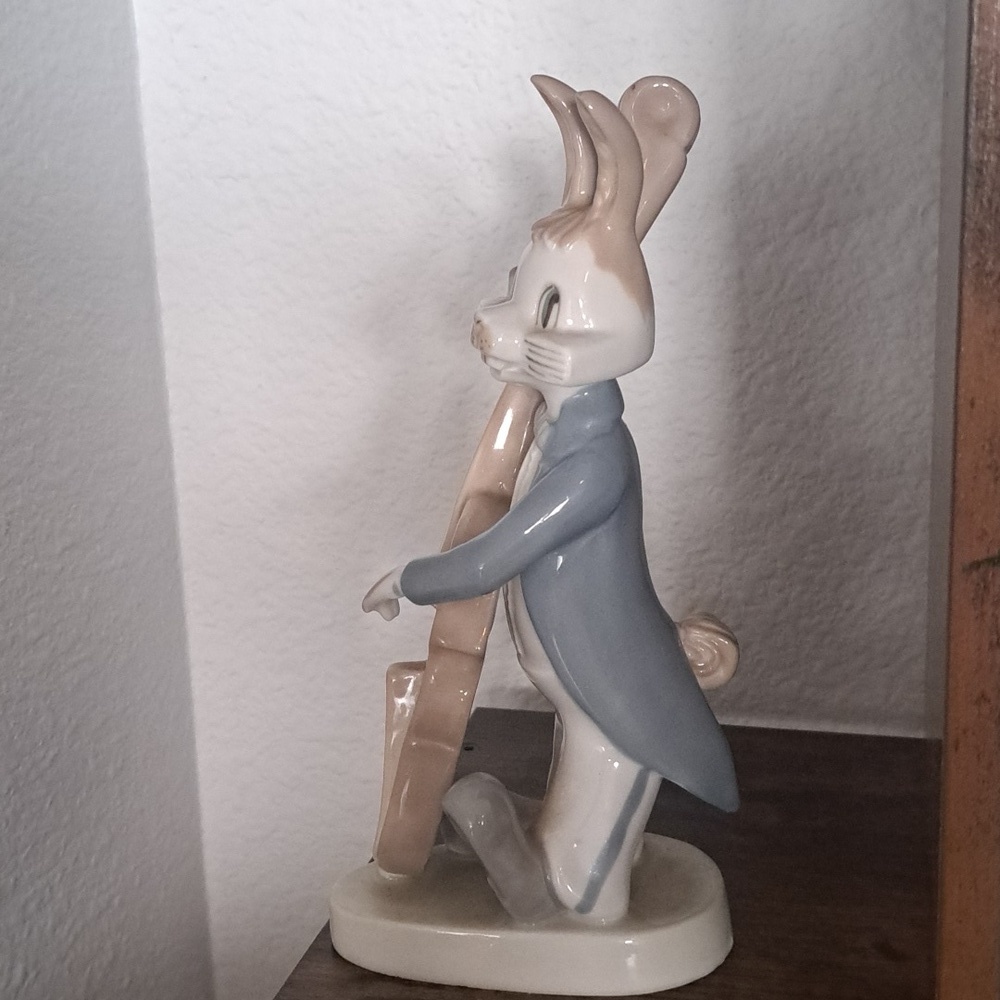 Porcelain Figurine Of Rabbit Playing Stringed Instrument - Picture 5 of 7
